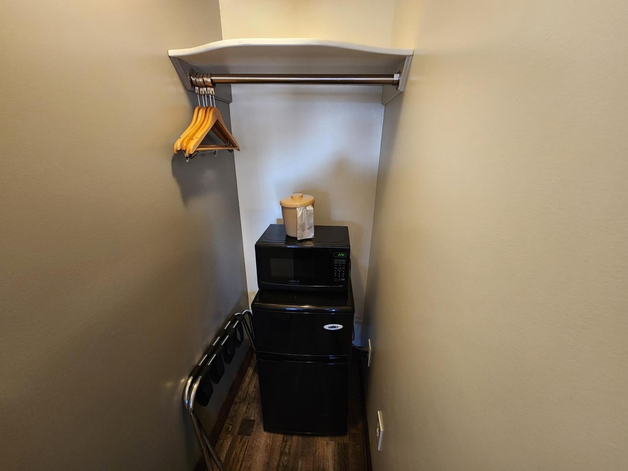 Jefferson Hills Motel Clairton Room photo