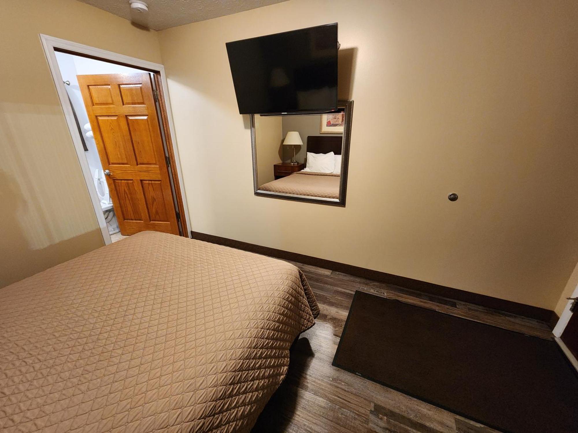 Jefferson Hills Motel Clairton Room photo