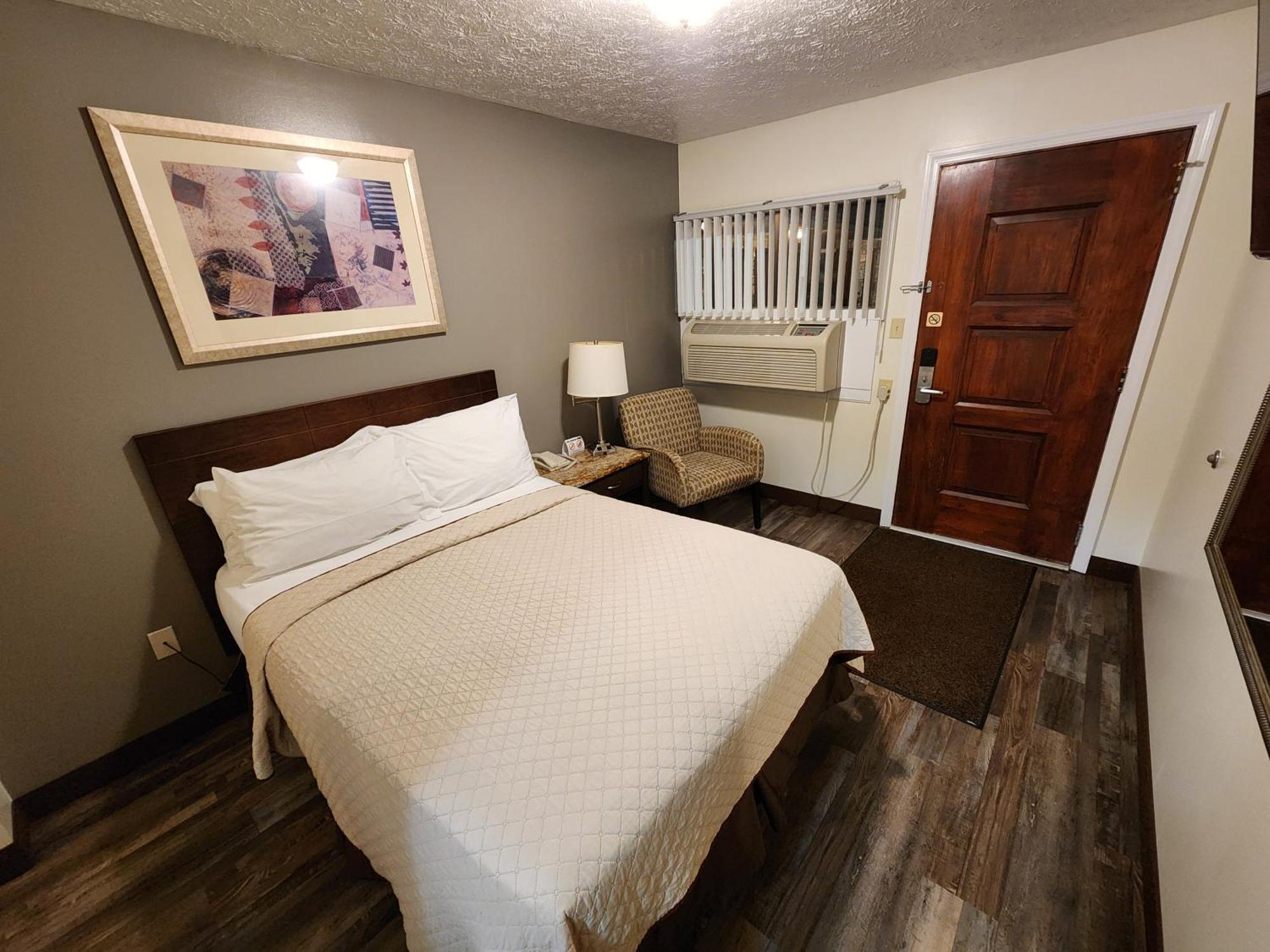 Jefferson Hills Motel Clairton Room photo